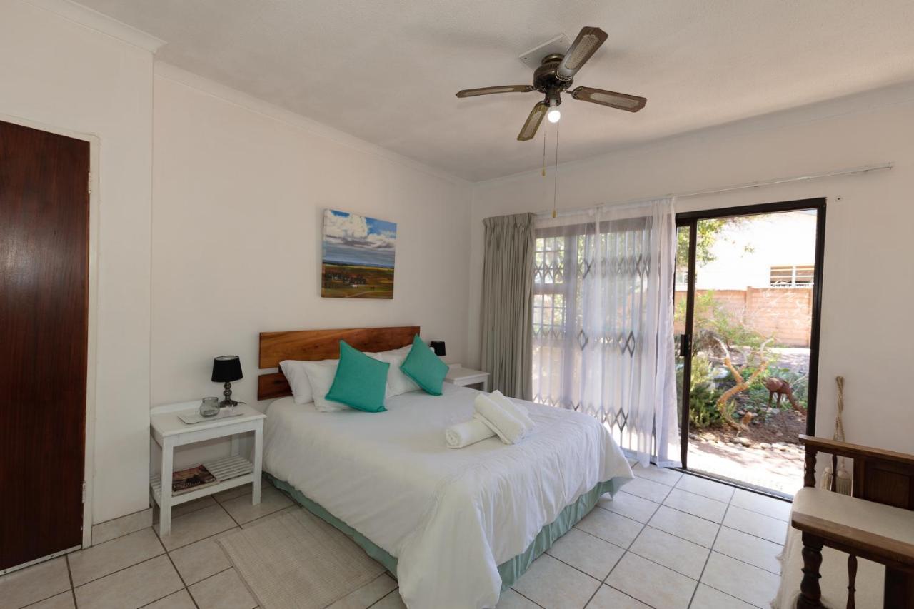 Nothando Backpackers Lodge Plettenberg Bay Ngoại thất bức ảnh