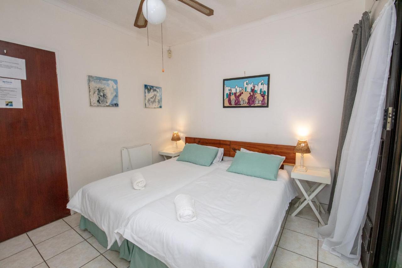 Nothando Backpackers Lodge Plettenberg Bay Ngoại thất bức ảnh
