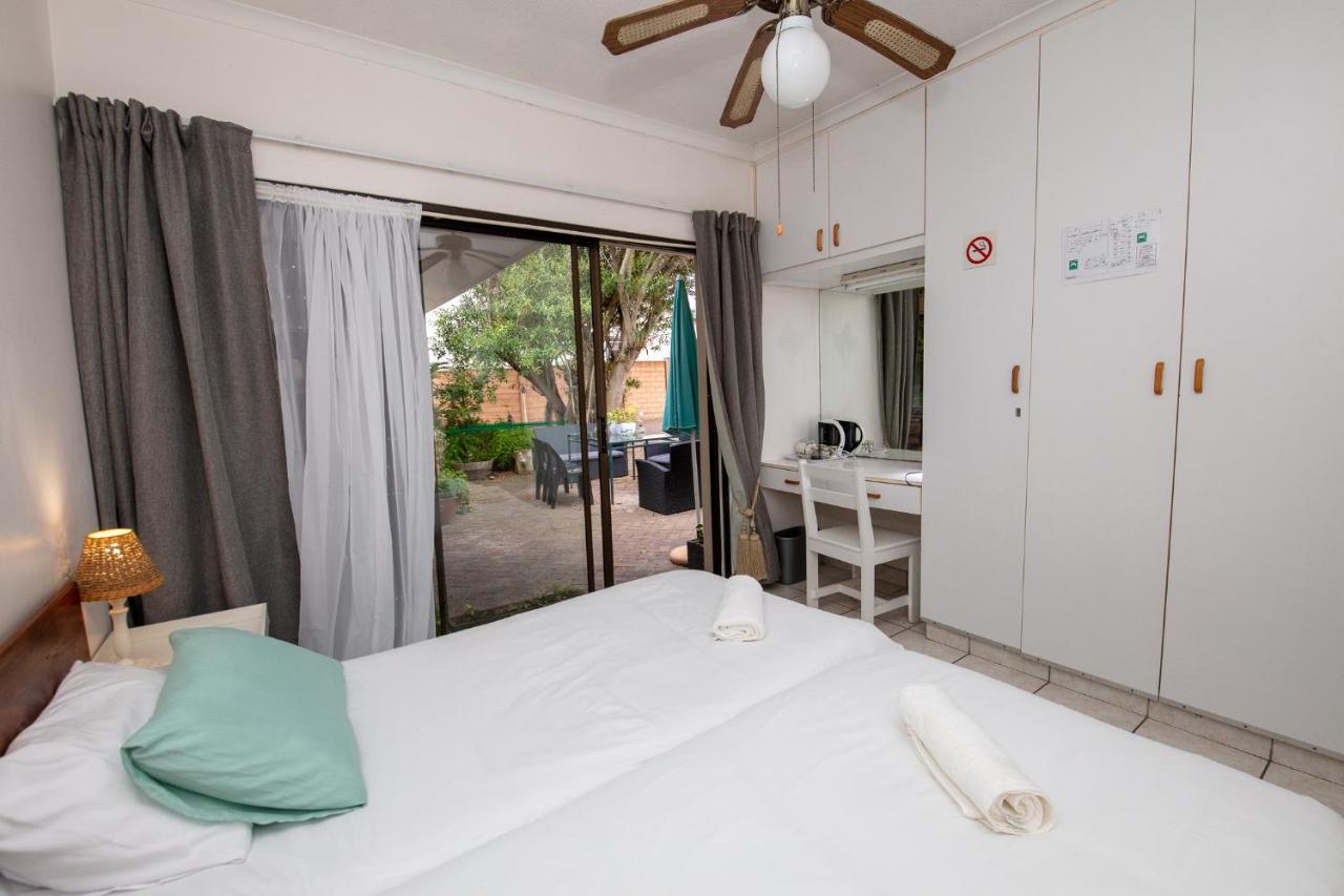 Nothando Backpackers Lodge Plettenberg Bay Ngoại thất bức ảnh