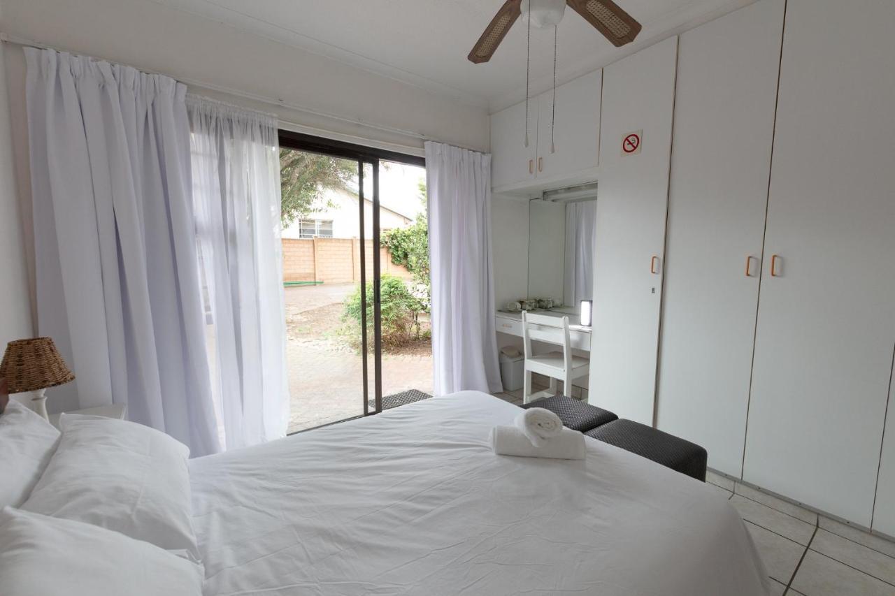 Nothando Backpackers Lodge Plettenberg Bay Ngoại thất bức ảnh