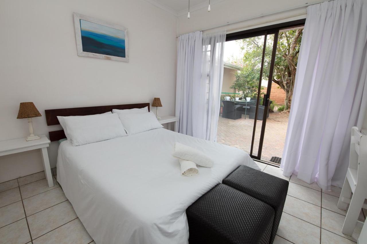 Nothando Backpackers Lodge Plettenberg Bay Ngoại thất bức ảnh